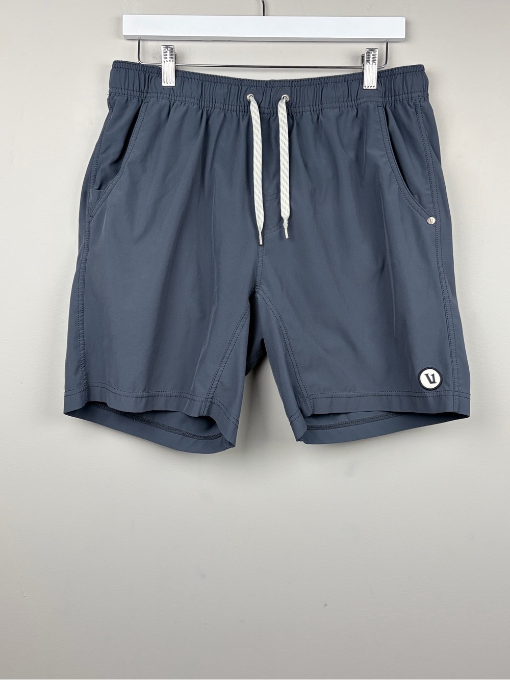 Vuori Kore Short Mens Small 7” Lined Charcoal Athletic Performance Shorts